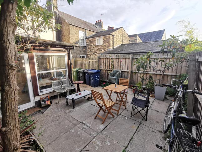 Spacious double in friendly house near Mill Road Main Photo
