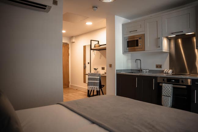 Spacious Student Studio | High Spec | Central Main Photo