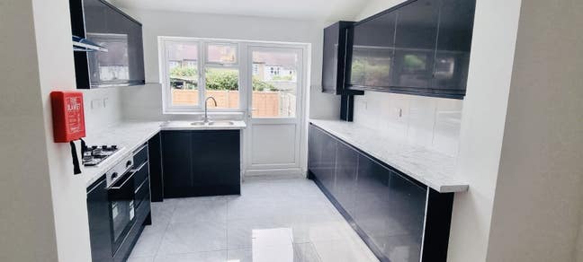 Furnished Modern Room  London SE12 Main Photo