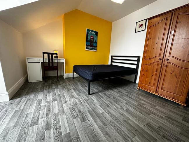 En-suite Students Accommodation available  Main Photo