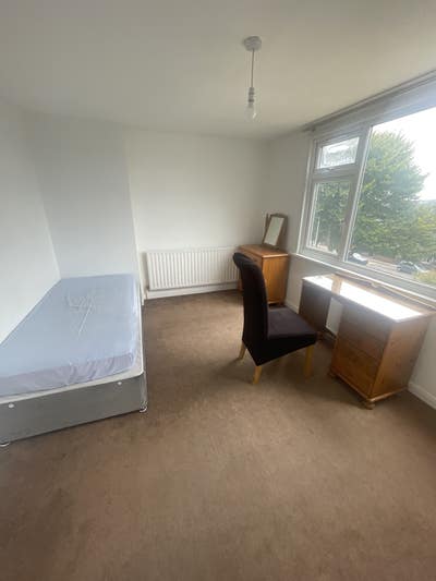 Double room for rent in Kent! Council tax band D  Main Photo