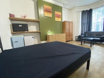 Accommodation available for rent Main Photo