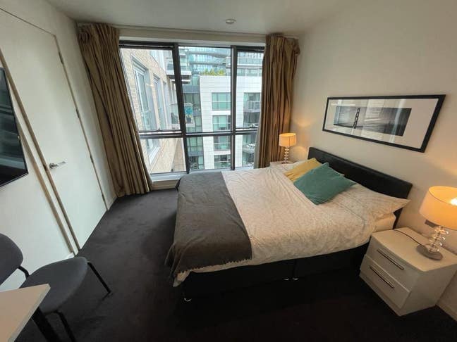 Ensuite Room for immediate move in Main Photo