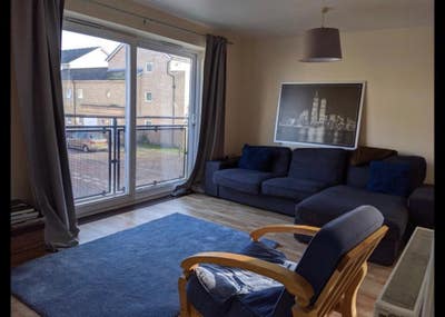 Spacious Room in Riverside Apartment Main Photo