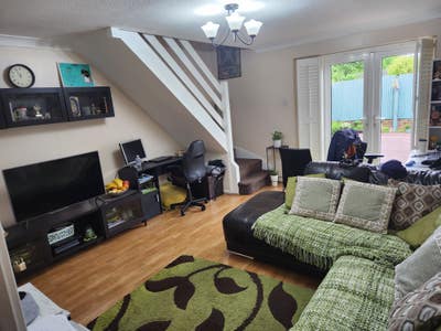 2 Bed Semi-Detached House Cippenham Slough Main Photo