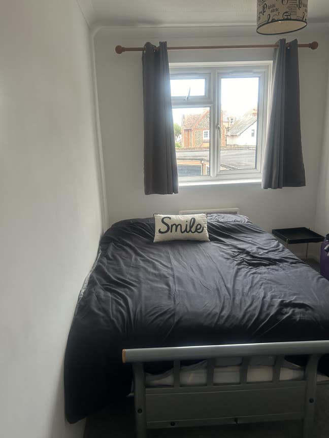 Room to Rent in a flat Main Photo