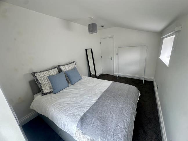 Double en-suite rooms available now Main Photo
