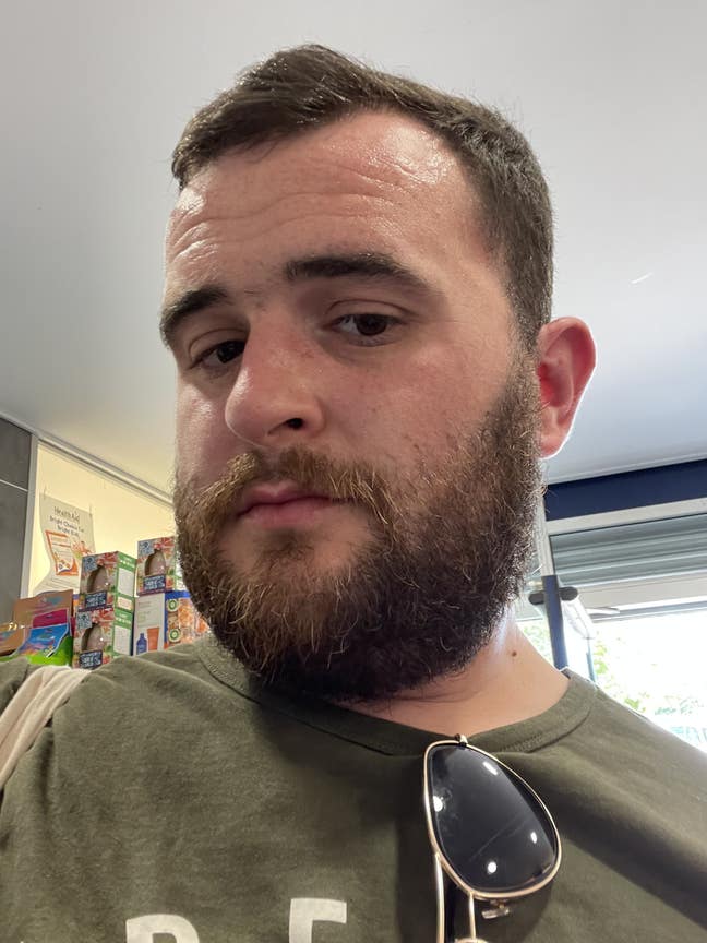 Looking for a room. :) Main Photo