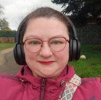 Me (37 female) looking for a single or double room Main Photo