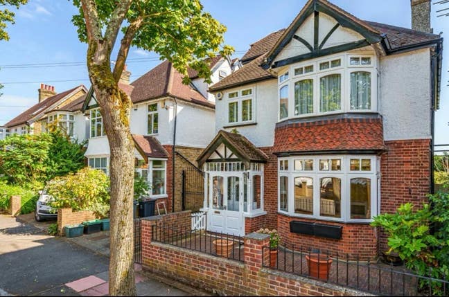 Lare Double Room Available  Houseshare Bromley Main Photo