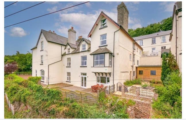 Double room + balcony in mansion house by coast Main Photo