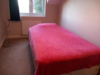 Bed room for rent Main Photo