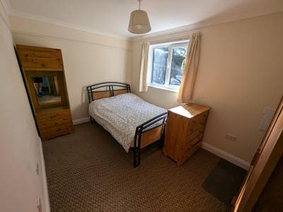 Smart garden room for let Bagshot from 1st August Main Photo