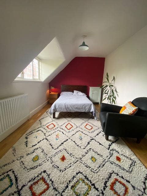 Lovely Quiet Room Main Photo