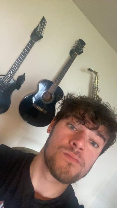 I am a male student aged 21. I am looking for... Main Photo