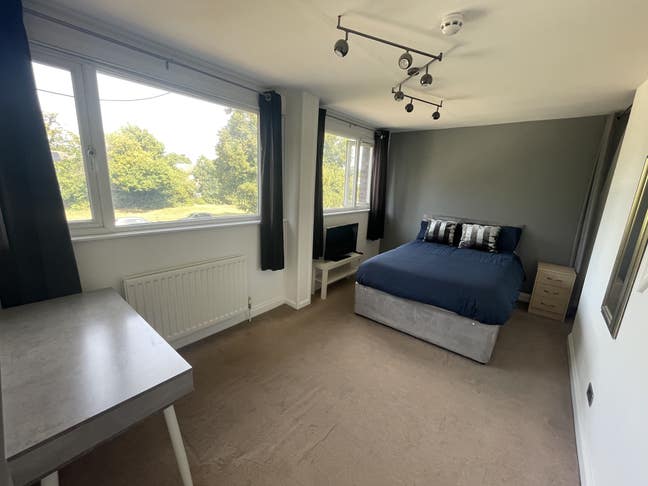 Lovely Spacious Double Room Shared House - Gsk Main Photo