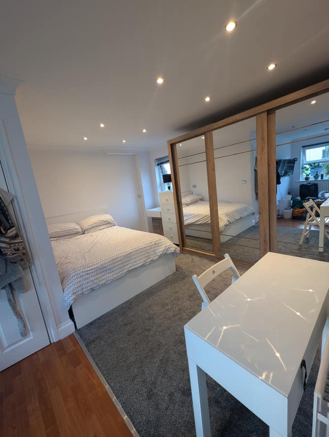 Beautiful Large Bedroom in Pontcanna  Main Photo