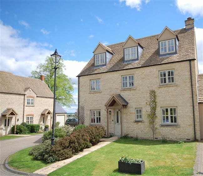 Spacious Double Room in Malmesbury Main Photo