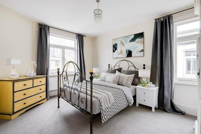 Bright Large double room right by Southfields Stat Main Photo