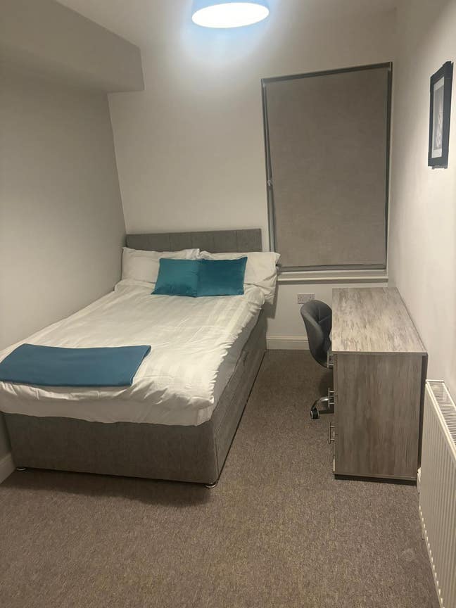  Room to let in Pro House. Includes all bills. Main Photo