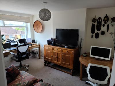 Peaceful flat for convenience and easy living Main Photo