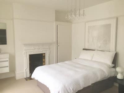 Large furnished double room with balcony to rent Main Photo