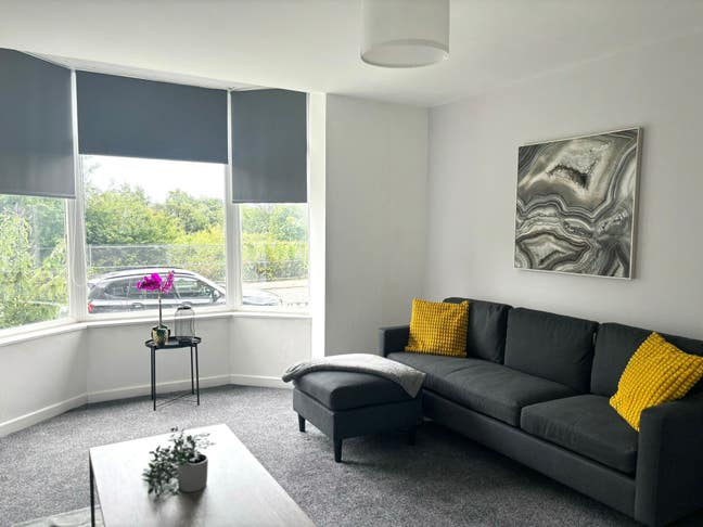 Newly Refurbished and Located in a quiet location Main Photo