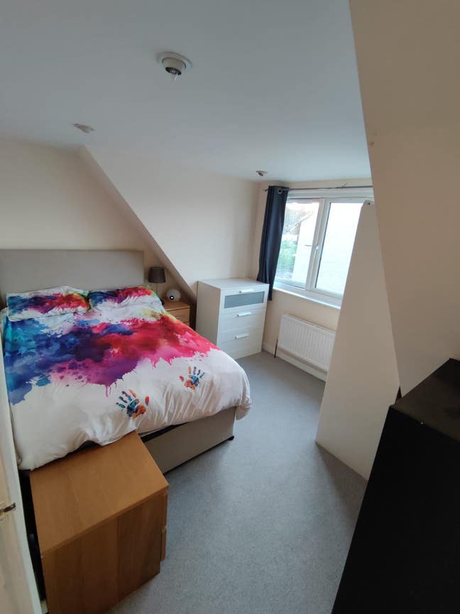 Double room. Walking distance train station and ho Main Photo