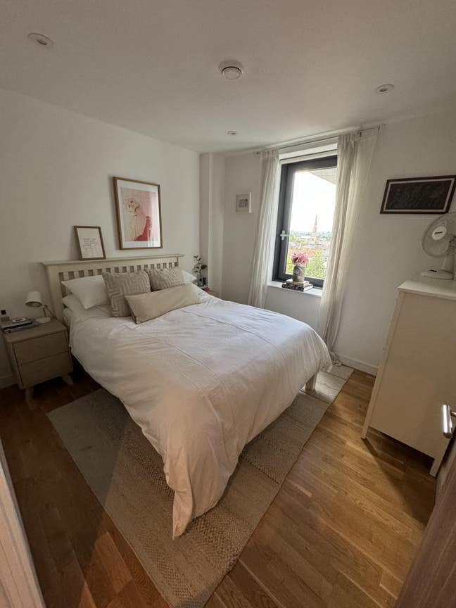 Double room for rent with own bathroom Main Photo