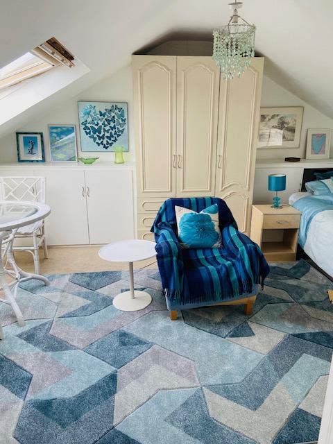 A Superior large peaceful Studio with Park views  Main Photo