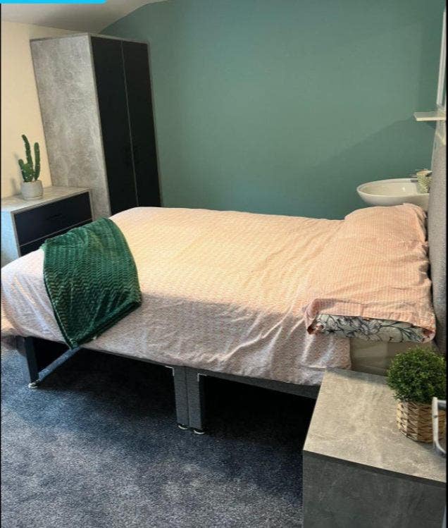 Room available if interested  Main Photo