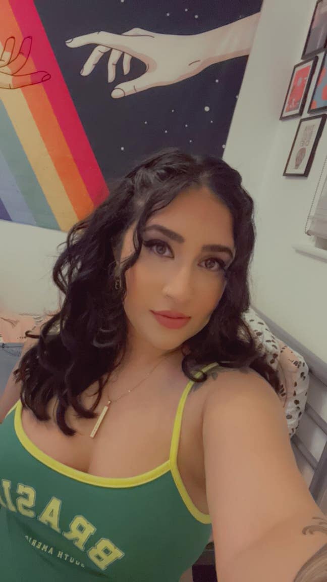 28 year old Female seeks a double room Main Photo