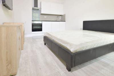 Studio Available for Students!! Main Photo
