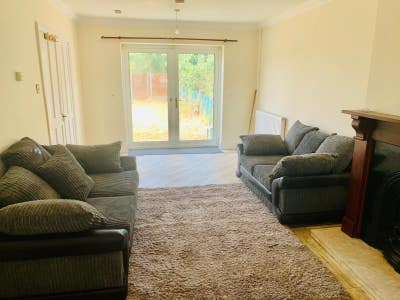 Room for Rent: Double Bed room in 4BHK house Main Photo