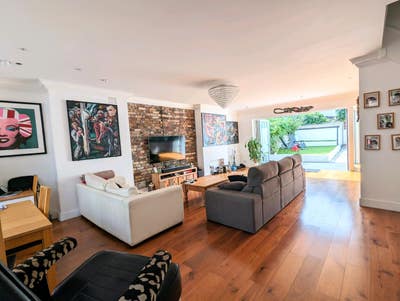 Brixton - Large Double Room  Main Photo