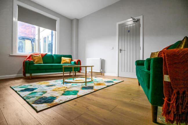 Brand New 6-Bed HMO – Ideal for Professionals  Main Photo