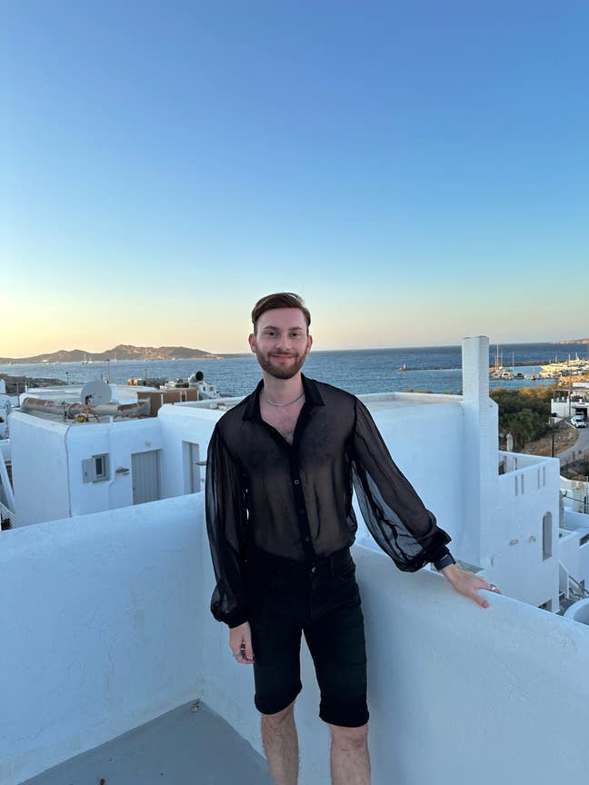 32 yo Professional Seeking Double Room  Main Photo