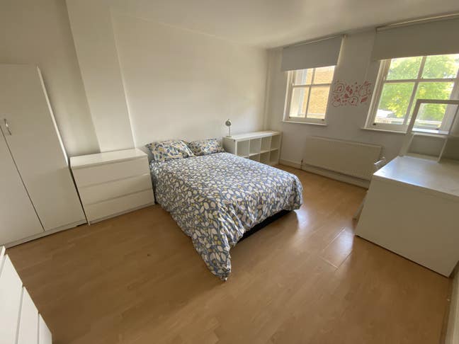 Trendy Area, Hackney Road, 3 Bedroom Flat ! Main Photo