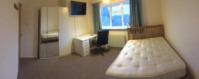 Town centre double room near Hospital/bus/train Main Photo