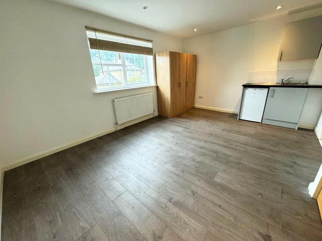 ***En Suite Double Room to Rent in N11*** Main Photo