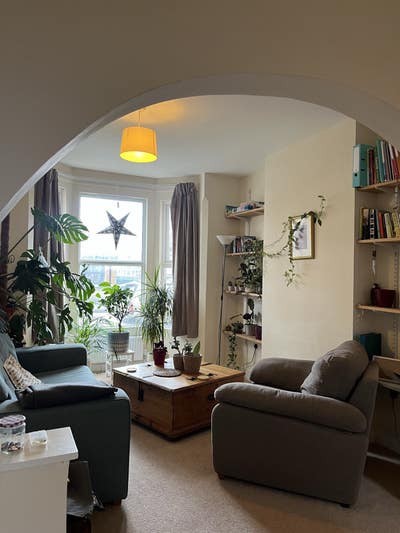  A sunny small room in a cozy house on Mill Road  Main Photo