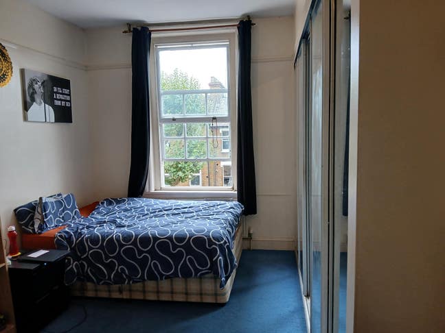 Large Double Room W9 Main Photo