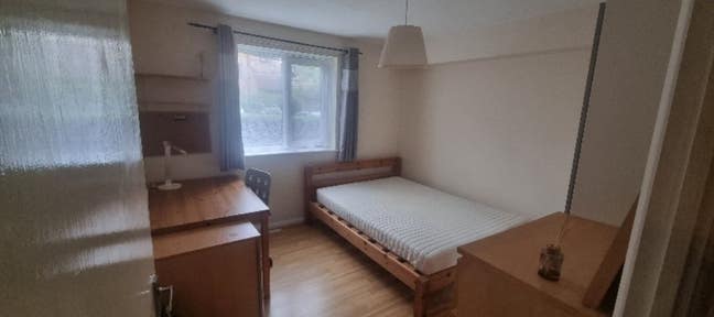 Quiet and clean room and living room near Kingston Main Photo