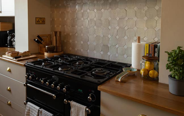 Light-Filled Double Room, Calm Home – Bills Incl Main Photo