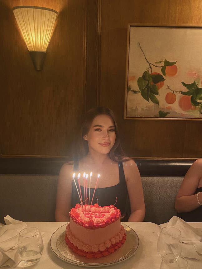 25 year old girl looking for an all Female flat Main Photo