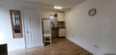 
Studio to Rent - Student or Professional  Main Photo