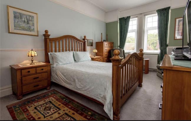 Double Rooms Availble  Main Photo