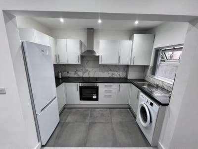 Modern En-Suite Rooms in L4 5TW – All Bills Includ Main Photo