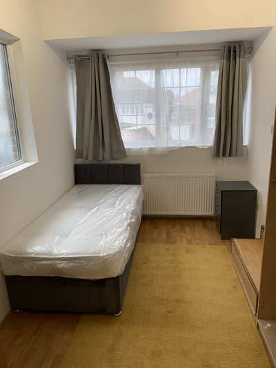 Single En-suite  room In Wembley Park! Main Photo