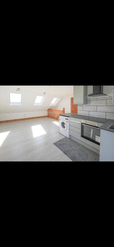 One bedroom loft with en-suite and open kitchen  Main Photo